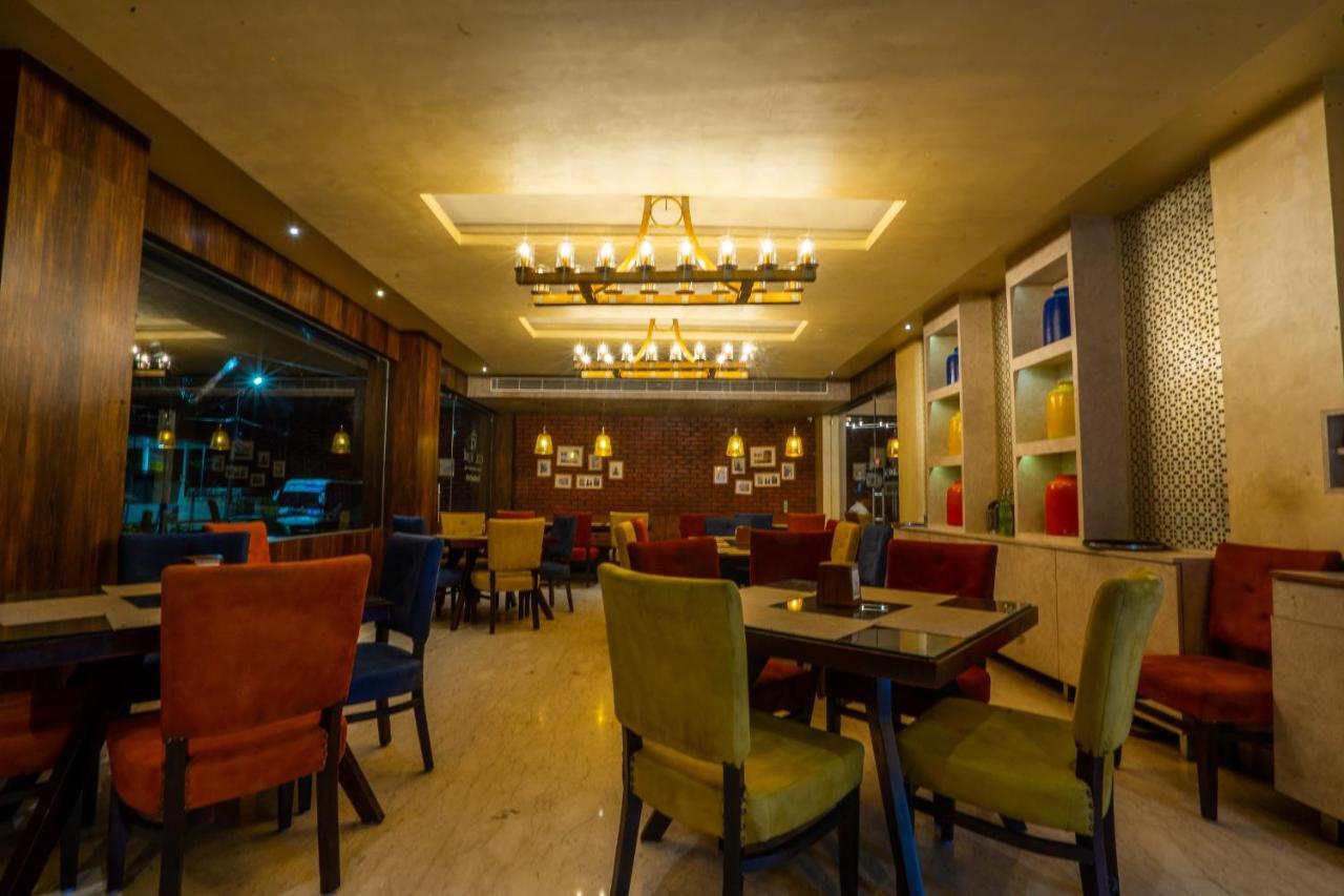 The Livin Hotel Jaipur Buitenkant foto